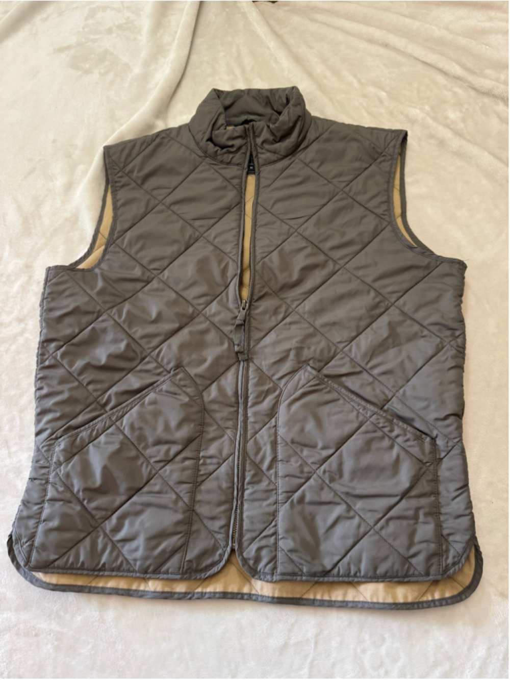 Women's J.Crew Quilted Vest Size M Grey and Beige